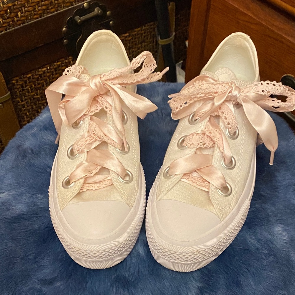 Converse Women's White and Pink Lace Sneakers